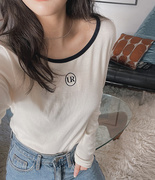slowand韩国女装23春时尚，少女风修身刺绣，字母包边t恤
