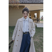 APOZi秋系列 米色经典双排扣法式复古风衣女中长款宽松气质外套秋