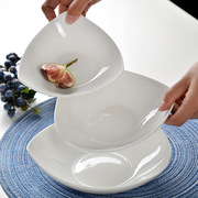简约骨瓷纯白色餐具创意三角盘子家用陶瓷碗盘创意汤碗网红沙拉盘
