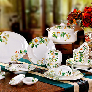 景德镇陶瓷餐具56头骨瓷餐具，套装野百合碗，盘碟陶瓷餐具