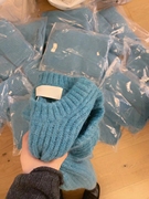 秋冬款韩国订浣熊绒，羊绒混纺微微气质，泡泡袖宝石蓝圆领针织毛衣