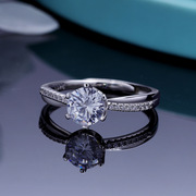 s925银镀白金一克拉D色莫桑钻六爪戒指仿真钻石求婚订婚女钻戒