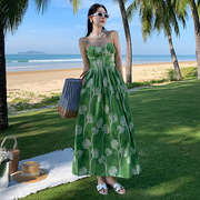 2024海边沙滩裙细肩带高个子加长收腰版美翻了绿色吊带连衣裙女夏