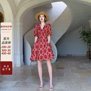 高级感红色波点连衣裙女夏季2024法式小众，v领收腰显瘦雪纺裙