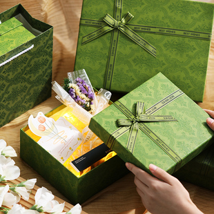 盒大号生日礼物盒围巾礼盒高级空盒子送男友女生高级感包装盒