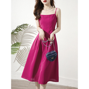 夏季设计感小众玫红色连衣裙夏季褶皱收腰显瘦吊带裙子