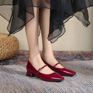 法式玛丽珍鞋小皮鞋一字带单鞋，复古红色漆皮，粗跟女鞋方头伴娘婚鞋