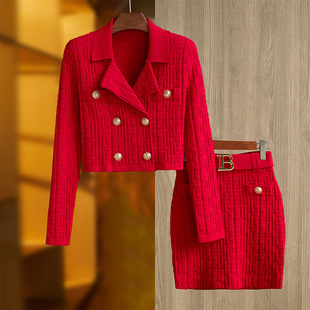 2022大红色西装领回纹，上衣金属扣头腰带包臀短裙时尚两件套裙套装