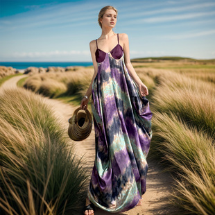 紫色沙滩裙水墨画小众，高级气质显瘦吊带裙长裙，女吊带海边连衣裙