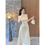 Moony love白色吊带连衣裙2023女方领法式收腰小众领证长裙子