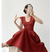 绝美红色连衣裙女夏季法式收腰气质设计感小众高级感伞裙长裙