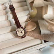 复古文艺数字小表盘时尚方形手表，女款学生小巧精致港风小众设计感