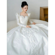 长袖婚纱2024新娘小个子，主纱法式复古缎面春季款高级白色拖尾