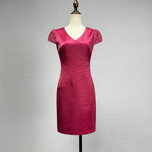 品牌折扣玫红色蕾丝袖连衣裙女修身显瘦花边袖V领包臀中裙直筒裙