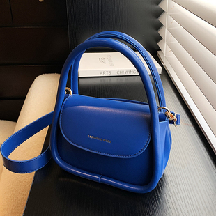 克莱因蓝色法式小众包包，女2023潮，百搭斜挎包高级感时尚手提包