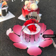 网红情人节蛋糕装饰围边红色玫瑰花花瓣围边蛋糕，love卡片插件插牌