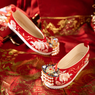 原创古风红色汉服鞋，子女复古中式秀禾婚鞋平底新娘结婚绣花鞋布鞋