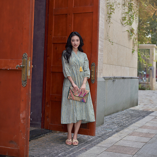 印度进口民族风日常服减龄薄款V领纯棉印花连衣裙套头 草绿色