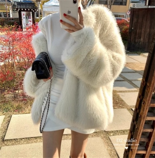 韩国网红洋气时尚仿皮草狐狸毛兔毛短外套女装大衣 白色毛毛上衣