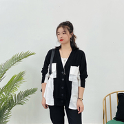 韩风小众设计感v领黑白，撞色开衫女2021早秋休闲百搭外套上衣