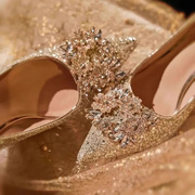 水钻高跟鞋细跟尖头新娘婚鞋秀禾婚纱，两穿单鞋成人礼香槟色水晶鞋