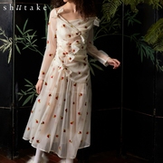 shiitake原创白底红花，提花胸前绑带纱，纱裙连衣裙女长款小众设计