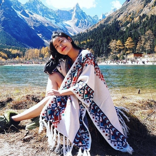 民族风米色披肩外搭云南大理丽江旅游穿搭披风斗篷女新疆西藏夏季