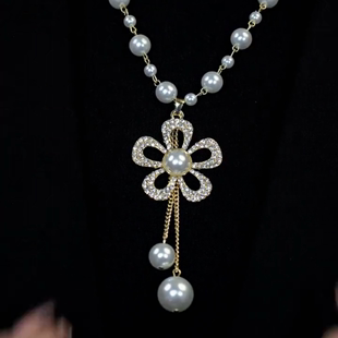 铜合金满钻花朵项链时尚，洋气珍珠毛衣链2022年潮女长款高级感