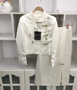 国风新中式汉服春季女士两件套刺绣花白色小西装，外套+过膝中长裙