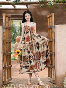 法式抽象度假民族风吊带裙+钩花开衫两件复古印花去藏族旅游绝美