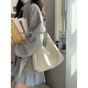 2024韩版学生托特包女大容量小众，百搭单肩斜挎包，高级感链条水桶包