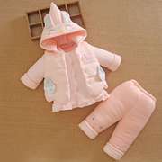 0一1岁女宝宝秋冬装分体洋气，款婴儿衣服，外套加厚棉服袄三件套装季