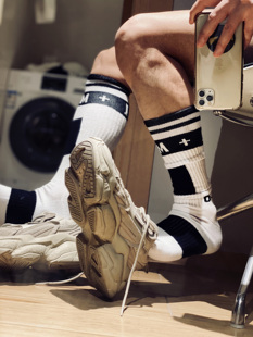 d.m男袜时尚高筒运动足球，袜字母欧美潮袜长筒袜，毛巾底加厚吸汗