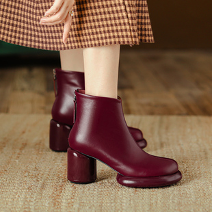 女鞋2023秋冬季英伦粗跟厚底酒红色真皮靴子圆头高跟女士短靴