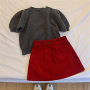 复古温柔灰色短袖针织毛衣女(毛，衣女)夏季红色，灯芯绒高腰a字半身裙两件套