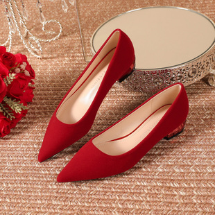 红色粗跟婚鞋新娘鞋，2023年法式气质尖头平底单鞋女低跟不累脚