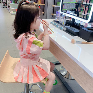 2024夏季童装女童韩版连帽，运动套装儿童，学院风短袖+短裙套装