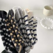 加厚兔羊毛袜子女ins潮秋冬季保暖韩版日系条纹，毛绒中筒袜堆堆袜