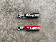 sup吊坠扣子潮牌红色牛皮钥匙扣汽车钥匙扣挂件包包装饰创意