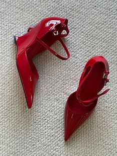 红色尖头坡跟高跟鞋女2024春豹纹包头凉鞋一字，扣带玛丽珍单鞋