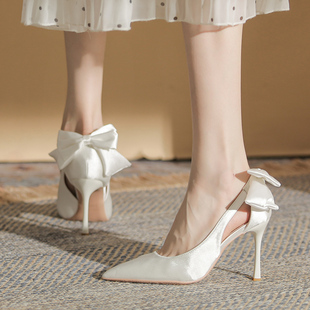 白色高跟鞋配裙子细跟气质高级感缎面蝴蝶结，浅色法式尖头浅口单鞋