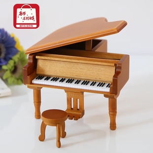 三角钢琴音乐盒创意留声机乐器，高颜值情侣生日奖励八音盒音乐