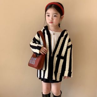 2023韩国女童装春秋季毛衣黑白竖条纹儿童连帽拉链毛线衣外套