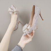 法式水晶鞋2023春秋，银色婚鞋水钻蝴蝶结尖头，高跟鞋女细跟单鞋