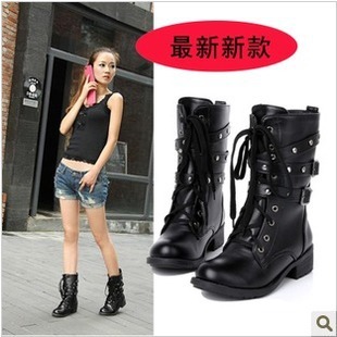  秋冬新款欧美复古平底大码女短靴机车靴子马丁靴厚底骑士靴女马靴