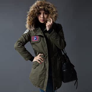  阿凡卓冬装韩版女装大衣加厚棉服军绿色外套大毛领棉衣中长款棉袄