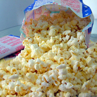  新品特价！微波炉玉米花 奶油香甜味 微波爆米花100g膨化食品