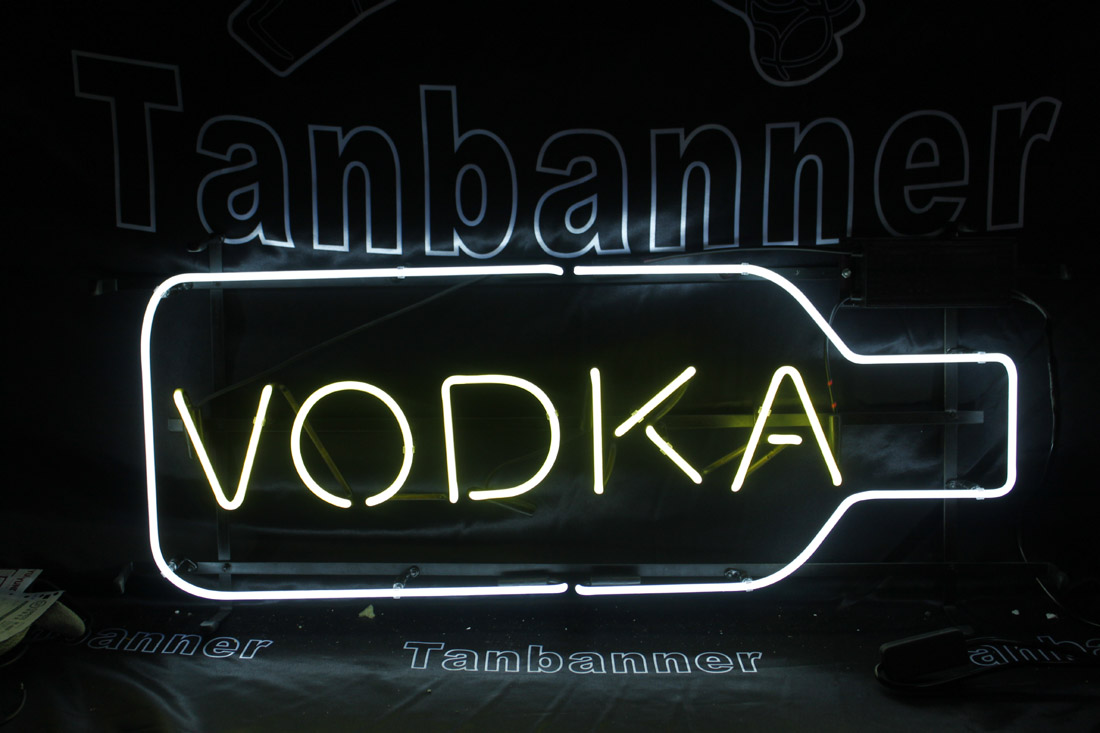 70CM長 VODKA伏特加 大酒瓶 酒吧藝術霓虹燈時尚家居 廣告招牌在類目 商業/辦公傢俱, 城市傢俱, 信息服務設施, 廣告牌中 - 來自Buy2taobao.com提供專業的淘寶代購服務