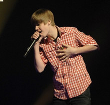 �����¿�Justin Bieber��˹͡�Ȳ�B���п���ӳ���t-shirt ����Q9
