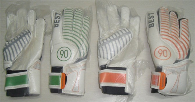 Goalkeeping Gloves Goalkeeper Gloves Football goal glove Football gloves Bone Dragon Gloves Wholesalein the Sports/Yoga/Fitness/Fans supplies , Football , Goalkeeper Gloves category - from Buy2taobao.com to provide professional Taobao agent buy service